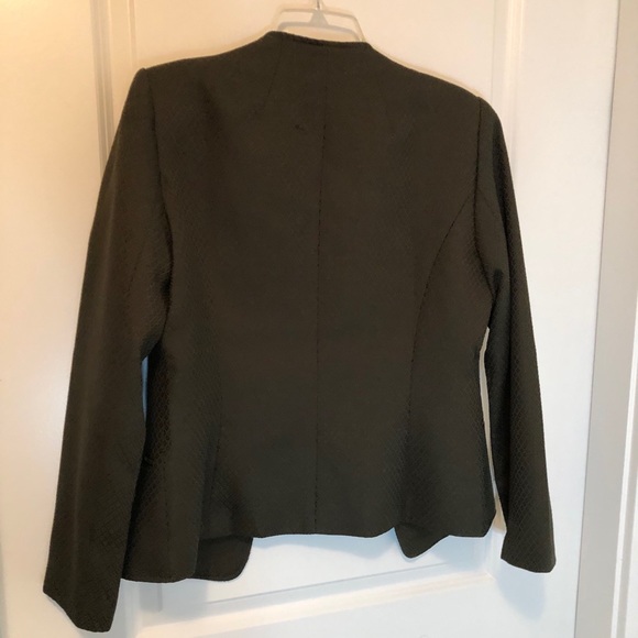 Tahari lined olive coloured jacket - Picture 4 of 4